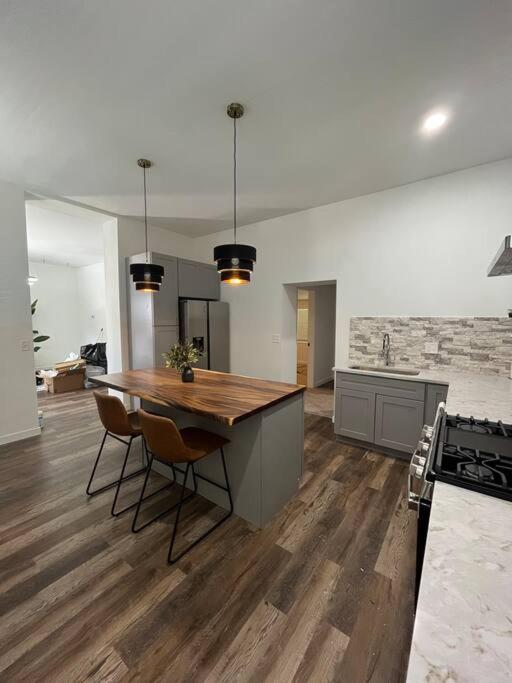 Luxury 2Br Within Walking Distance To Nightlife!! Villa Covington Exterior photo
